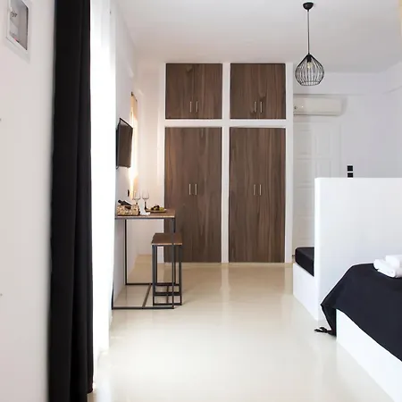Paros King Aparthotel 3*