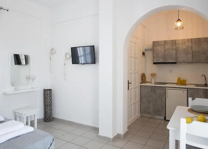 Paros King Apartmanhotel 3*