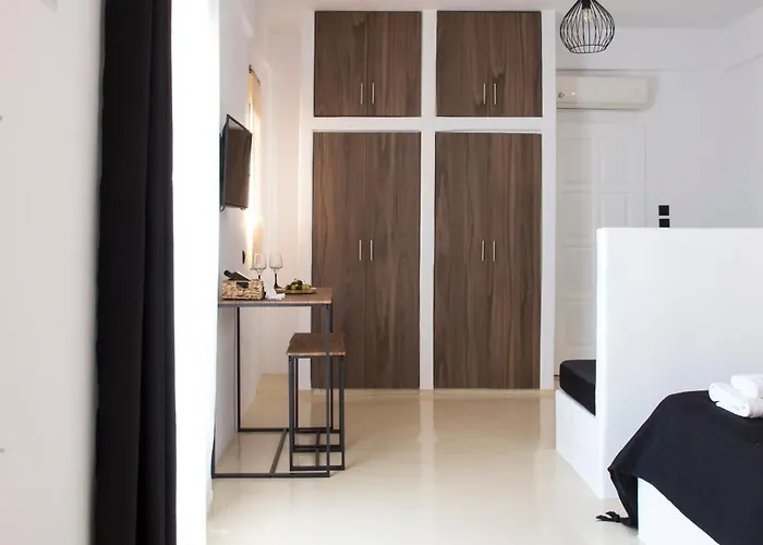 Paros King Apartmanhotel 3*