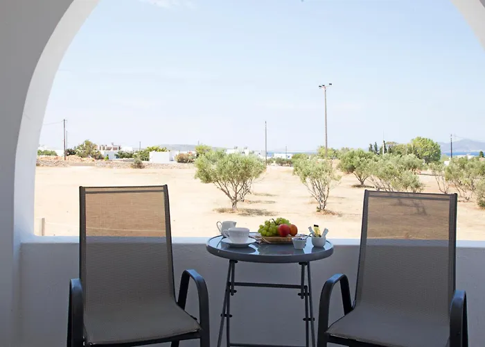 Paros King Apartmanhotel 3*